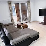 Luxury Modern 2 Bed 2 Bath Apartment
