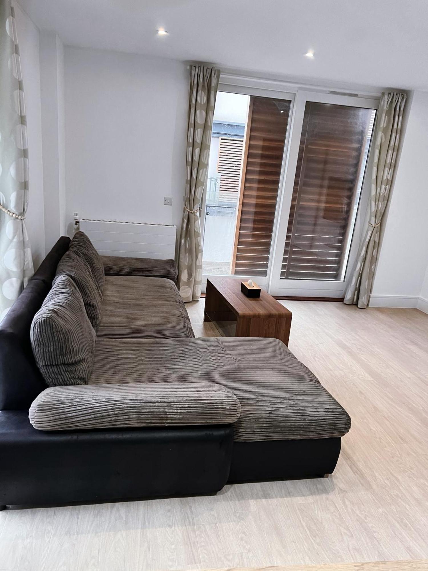 Luxury Modern 2 Bed 2 Bath Londra