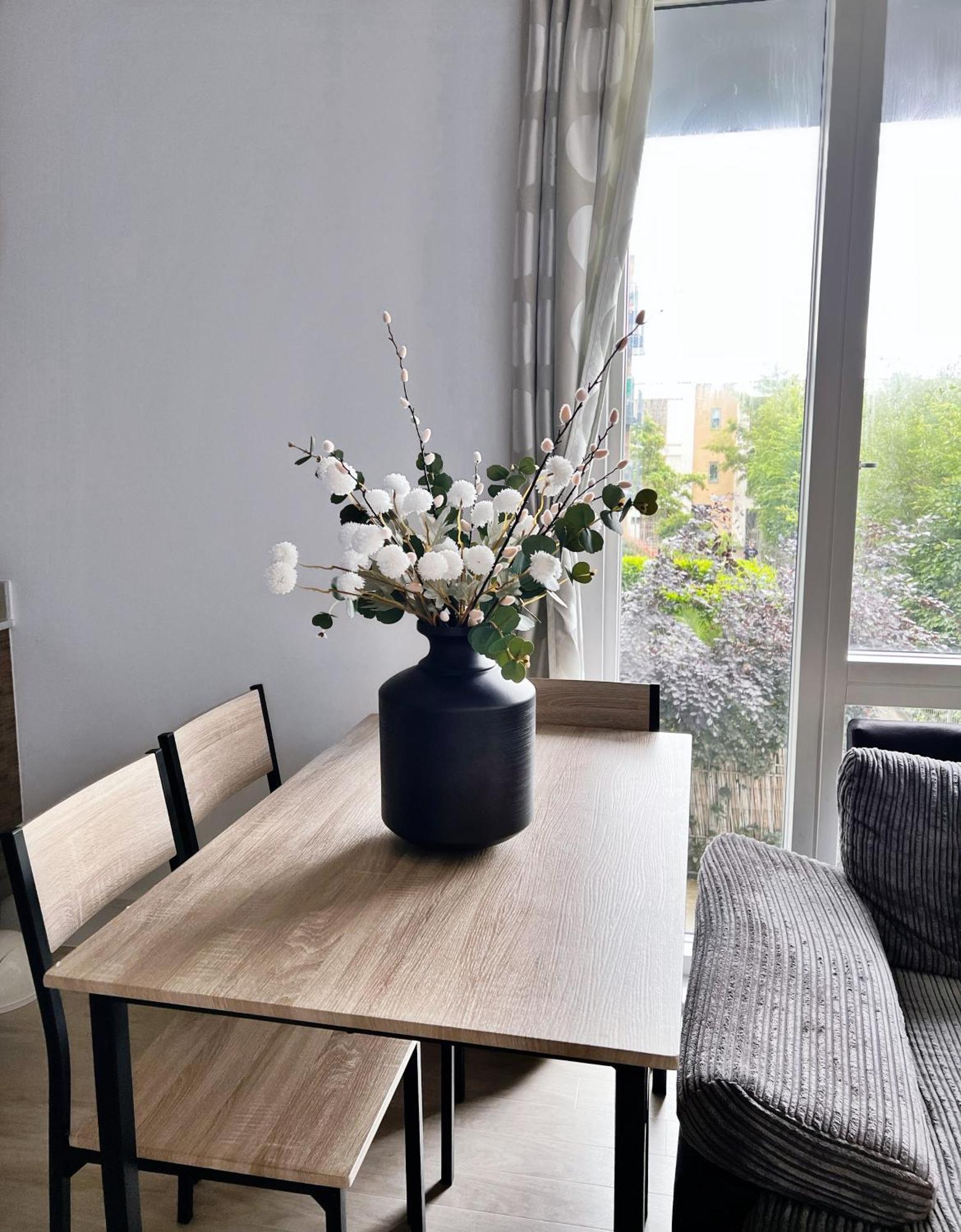 Bright Modern 2-bed With 2-bath & Balcony View * Londra